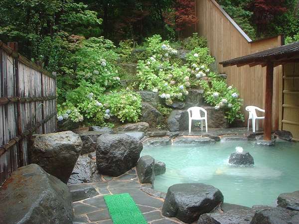 Open-air bath